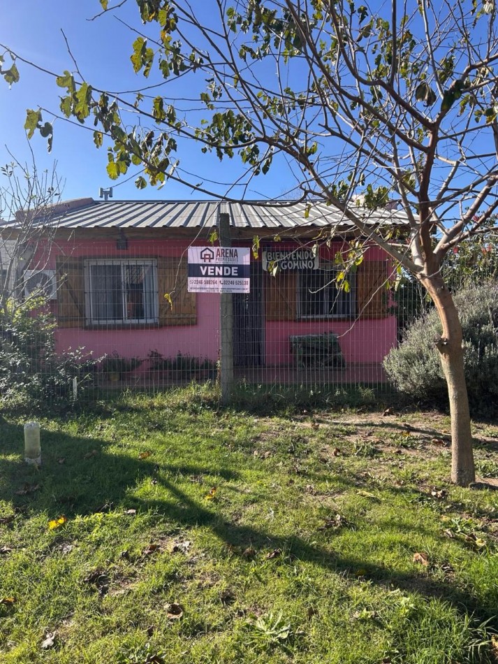 Casa sola en lote con quincho